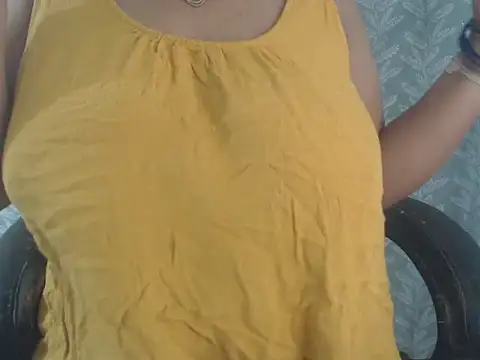 cute-priy online show from July 18, 11:13 am