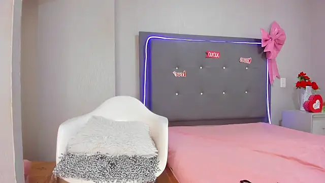 emma lye online show from March 24, 8:58 pm