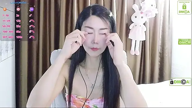 CindyHK online show from May 17, 10:36 am