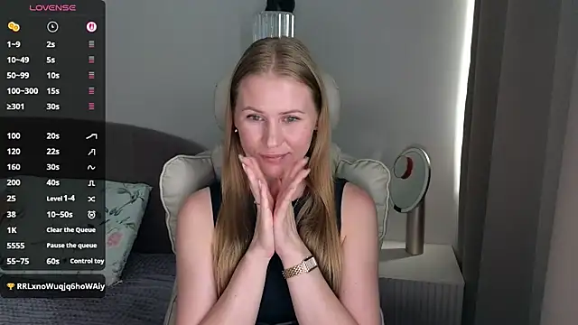 IsabelAllen online show from July 23, 11:18 am
