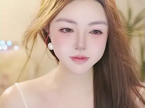 Qiaoqiao  online show from June 7, 4:25 pm