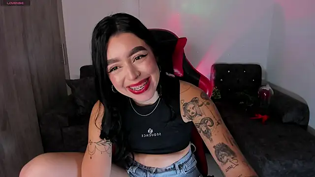zoee jackson online show from May 16, 4:59 am