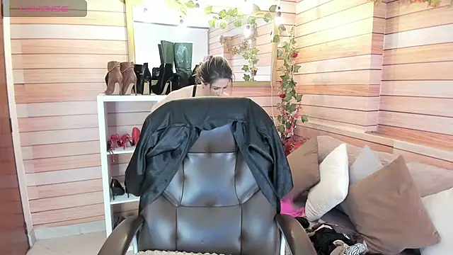 Victoria collins 1 online show from March 16, 11:25 am