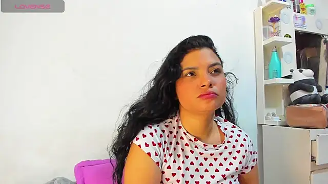lolaa staars online show from April 23, 3:47 am