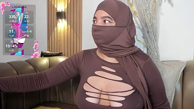 malak nanyy online show from March 7, 11:50 am