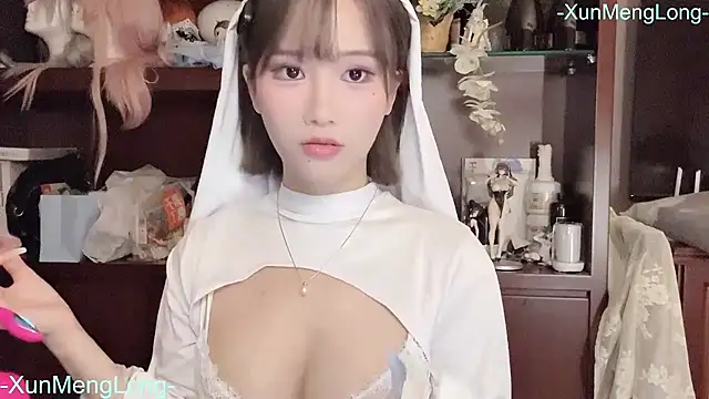 -XunMengLong- online show from May 17, 7:02 pm