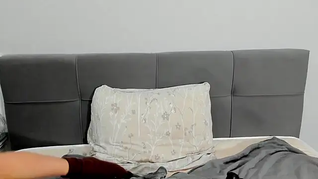 emma77  online show from January 15, 10:16 pm