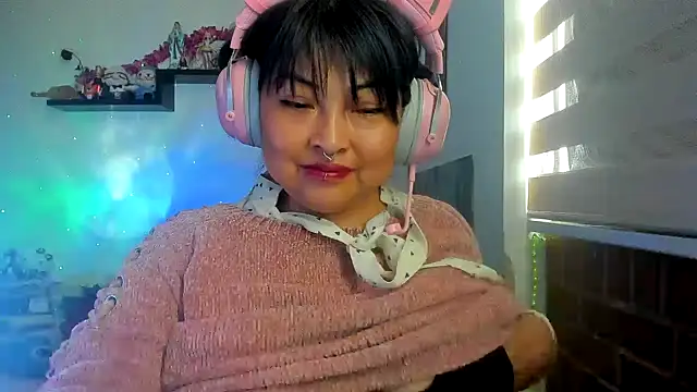 Shaddycute  online show from March 29, 7:35 pm