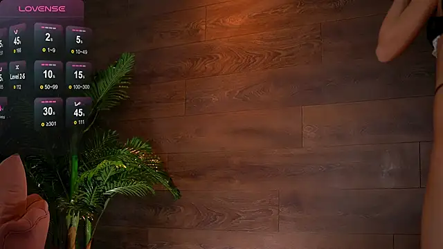 KairaAndrews online show from April 6, 6:42 pm