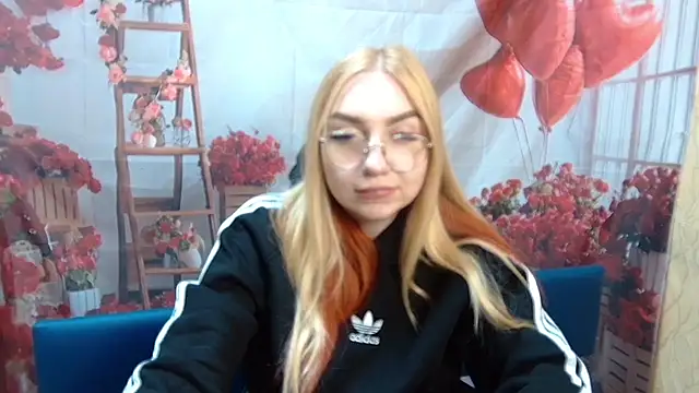 BeatriceFly online show from May 2, 1:47 pm
