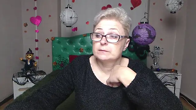 EmiliaGree online show from November 14, 6:08 pm