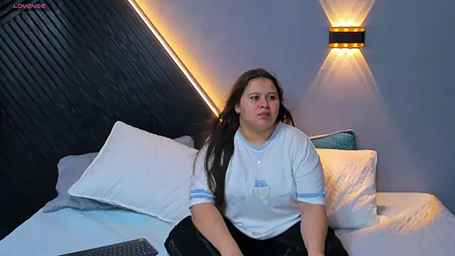 Laia and Aloby online show from March 19, 10:25 pm