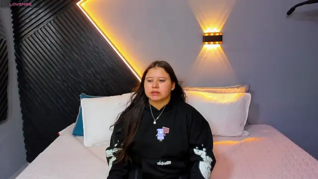 Laia and Aloby online show from March 27, 10:10 pm