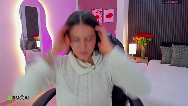 natasha  jackson online show from March 31, 12:05 pm