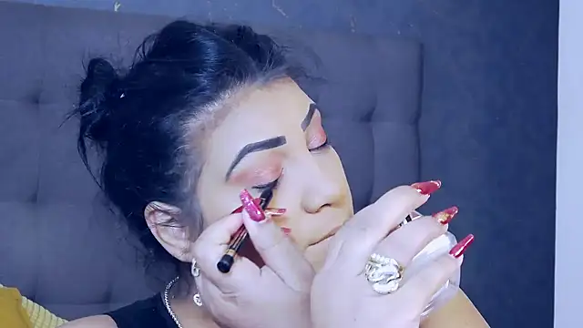 AmyCubes online show from May 20, 5:04 am