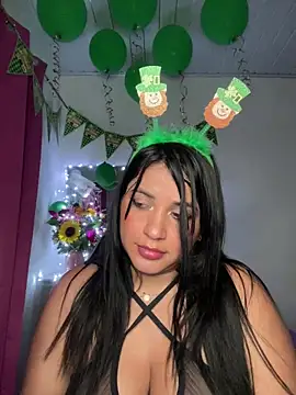 perlita05 online show from March 19, 2:05 am