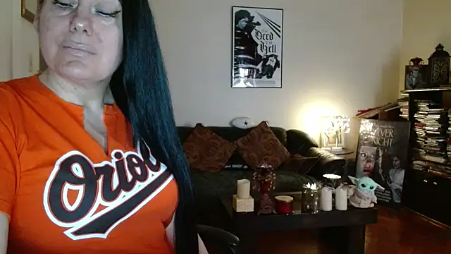 mandaloriangirls online show from April 3, 6:06 pm