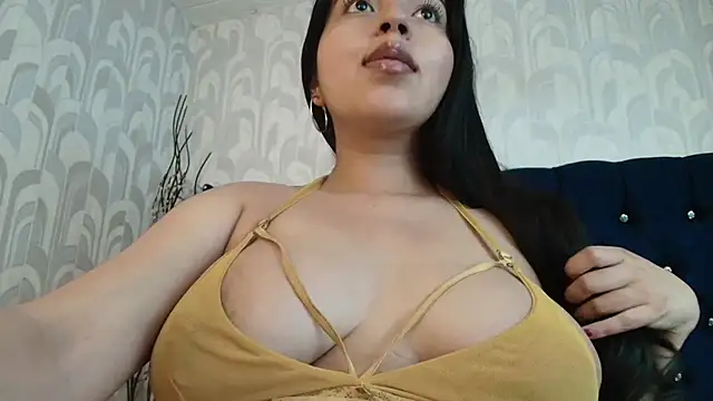 CarolineBrunx online show from May 20, 1:57 am