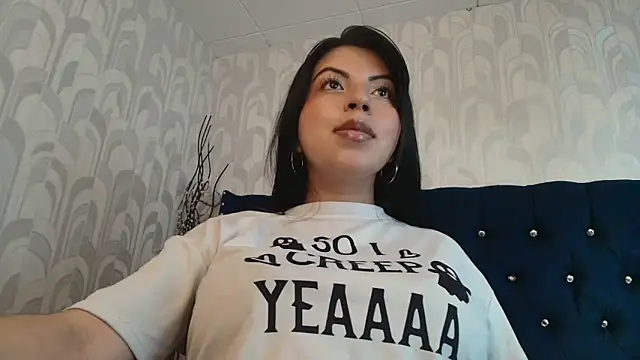 CarolineBrunx online show from May 23, 11:36 pm