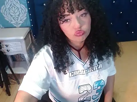 Sofiacowperx online show from March 12, 3:58 pm