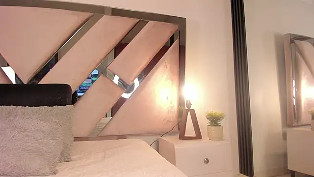 Sophia Lemos online show from February 19, 1:21 pm