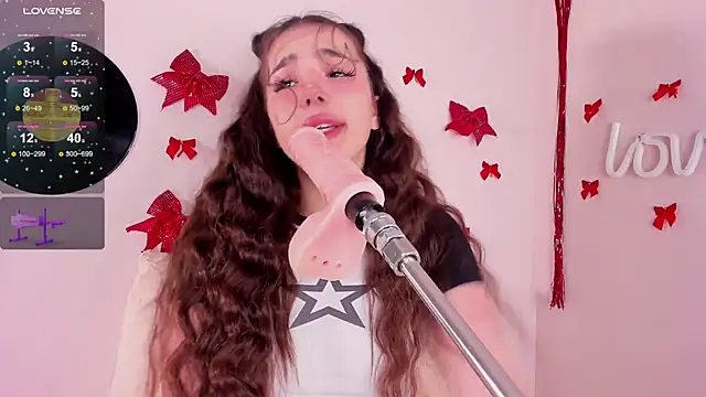 LosAlicee online show from January 10, 12:15 am