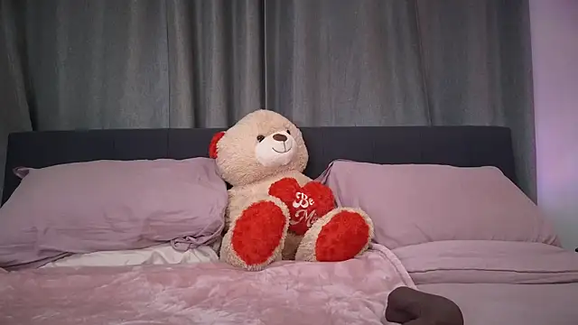 longislandprincess online show from February 1, 1:26 am