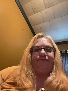 CherishWilliams online show from April 18, 10:20 pm