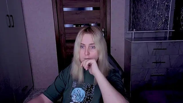 Kristy-Max online show from April 15, 8:20 pm