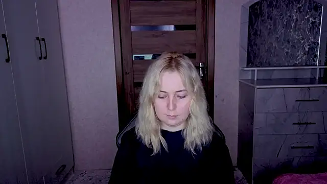 Kristy-Max online show from March 15, 9:28 pm