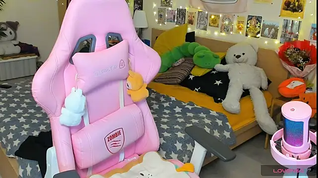 Sunny Elly online show from June 18, 5:40 pm