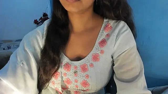 aarjulove online show from April 10, 12:44 pm