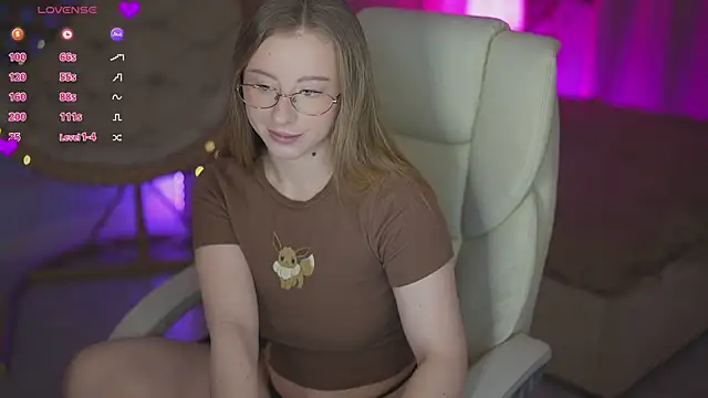 SilverrMoon online show from March 16, 7:23 am