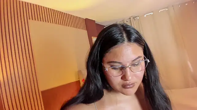 Little Ivy online show from March 25, 9:39 pm