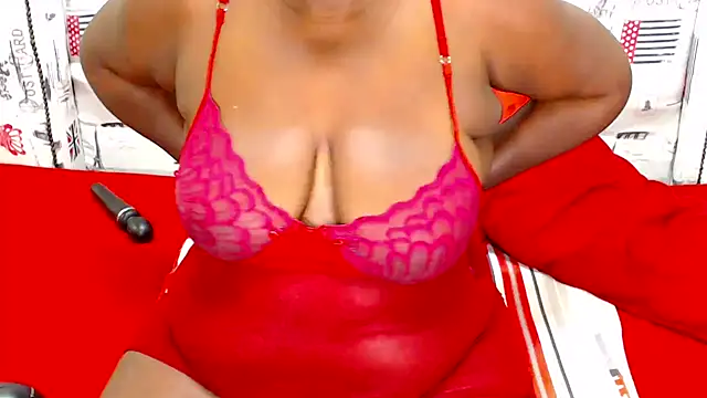 Honeybumsx32 online show from May 21, 4:21 am