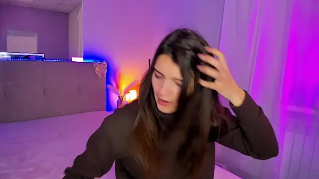 Laura Leee online show from April 9, 6:16 am