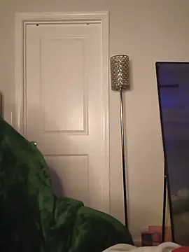 butterflybootyy online show from August 4, 9:59 am
