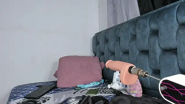 Roxy-Smith online show from March 28, 11:25 pm