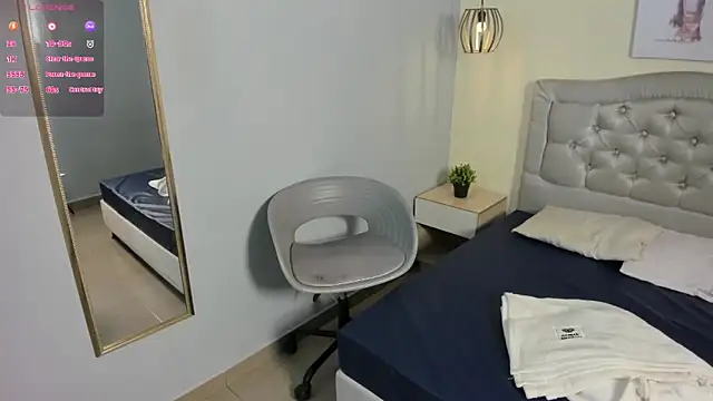 escarleth   online show from May 30, 2:59 pm
