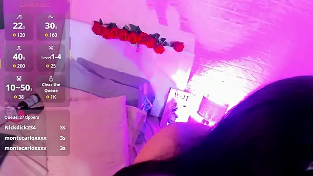 LYAA COLLINS  online show from February 9, 11:34 am