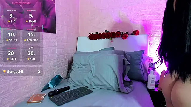 LYAA COLLINS  online show from February 13, 11:01 am