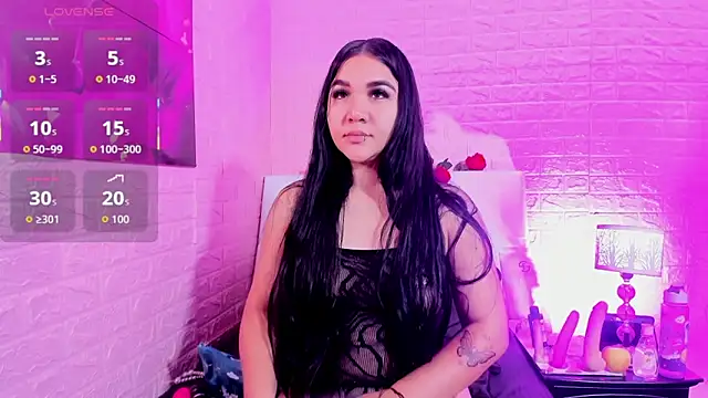 LYAA COLLINS  online show from February 12, 10:50 am