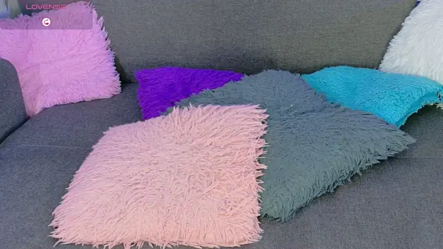 lunitaa0 online show from March 24, 8:41 am