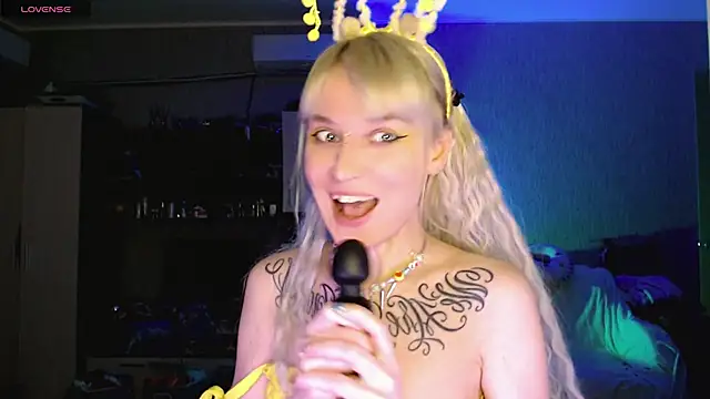 mischellemeow13 online show from March 16, 12:57 am