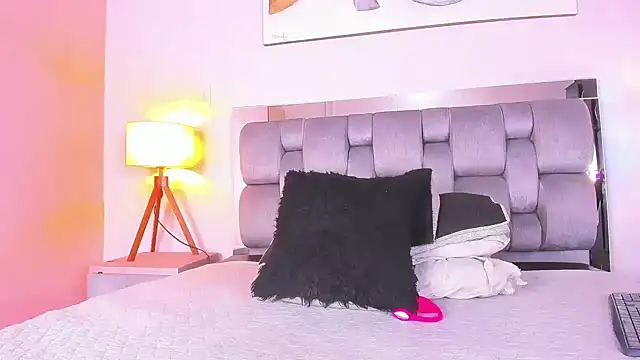 kimberlyycox online show from December 21, 5:12 am