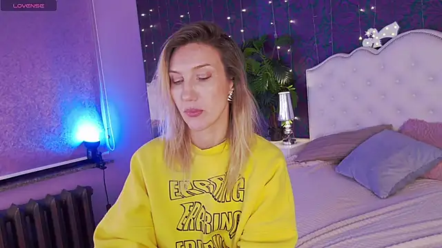 ElizaMayers online show from February 8, 7:17 pm