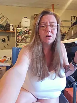 MsShelby40 online show from June 2, 10:11 pm