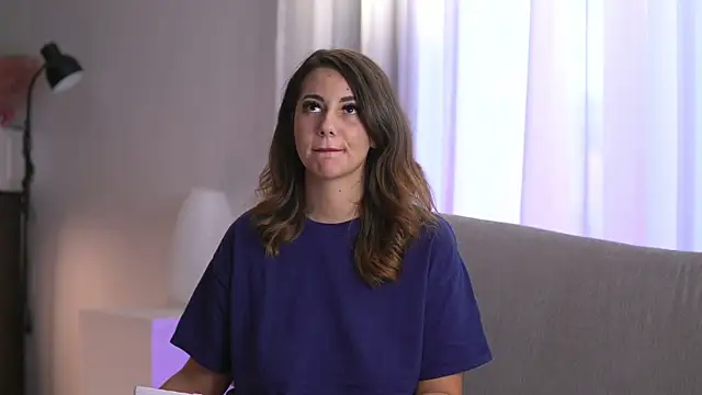 BelleSkye online show from October 19, 2:30 pm