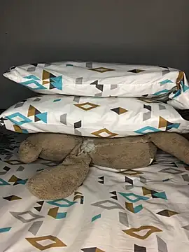 aisha-sajady online show from April 10, 9:32 pm