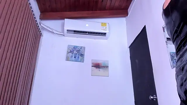 alondrabigtits online show from April 11, 11:03 am